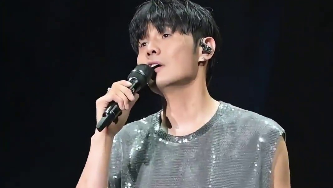 李荣浩演唱会的真诚真的会让我想哭，果然爱都在细节里了#李荣浩  #李荣浩巡回演唱会