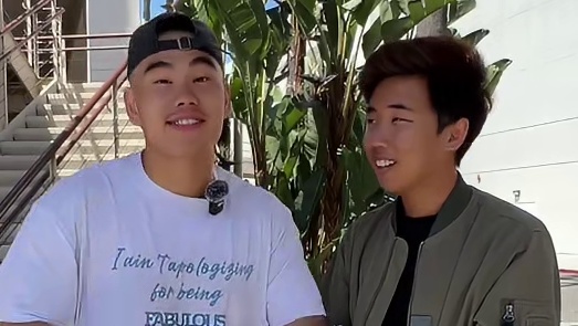 挑战米国版男生女生向前冲！！ 好刺激！！！！！！