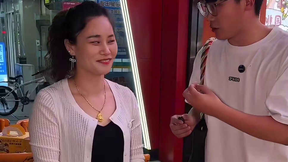 麒麟门小学毕业的尖子生开了个餐饮店 没想到这么大的店，新店开业也才19.9代50，而且是在江浙沪才能