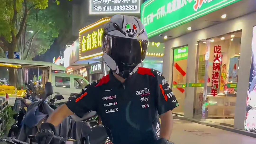 在你风华正茂的时候你会选择一辆摩托车吗？#ktm #duke250