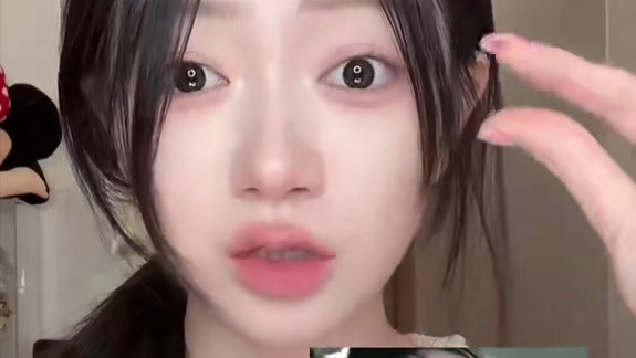 露思这口红！讨论度TOP3测评！ #赵露思同款 #口红分享 #珠帘玉幕 #破碎感 #苏幕遮