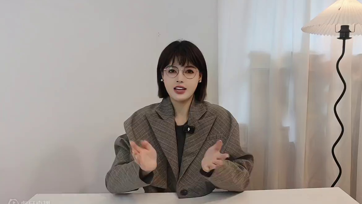 吉利与魅族联手开发的车机系统Flyme Auto，车圈 “华小魅”版三国杀，正在上映时！
#吉利联合