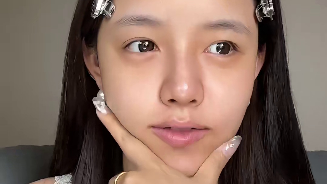 答应你们的上镜毕业照妆容教程来噜！c位可以努力一下！ #毕业照上镜妆怎么化 #变美 #妆容教程 #淡