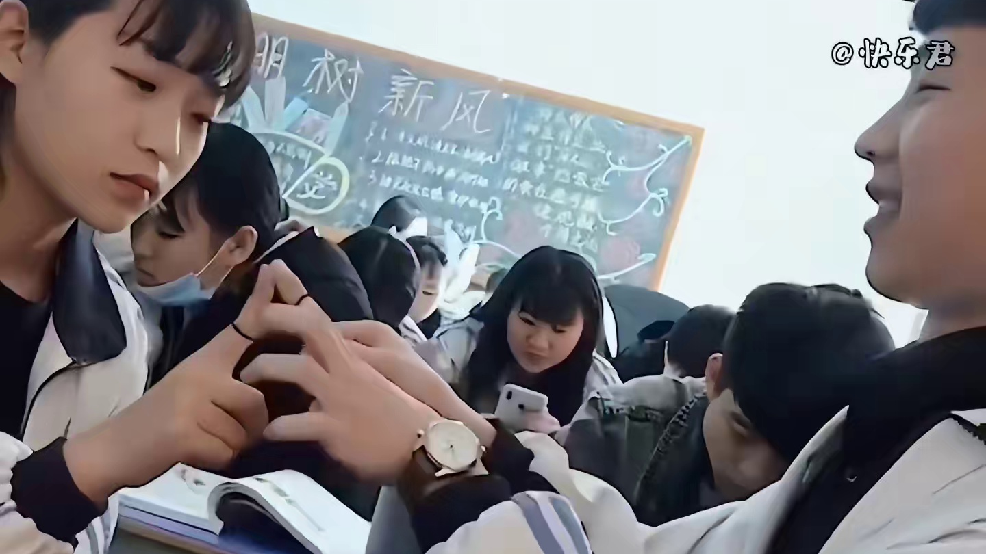 “我怎么说起风了，原来是青春要结束了”#毕业总是会有遗憾的 #学生时代 #上学时的回忆