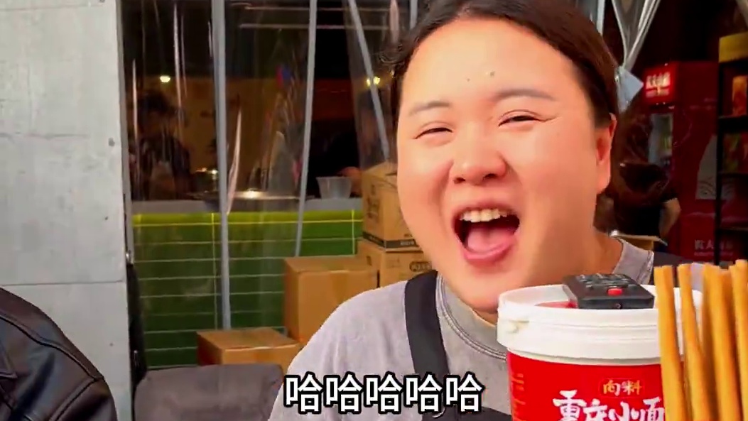 吃过5斤牛肉的1米9温州帅哥来挑战，这是要破2斤记录的节奏啊！#重庆小面 #小面调料#这一碗好过瘾
