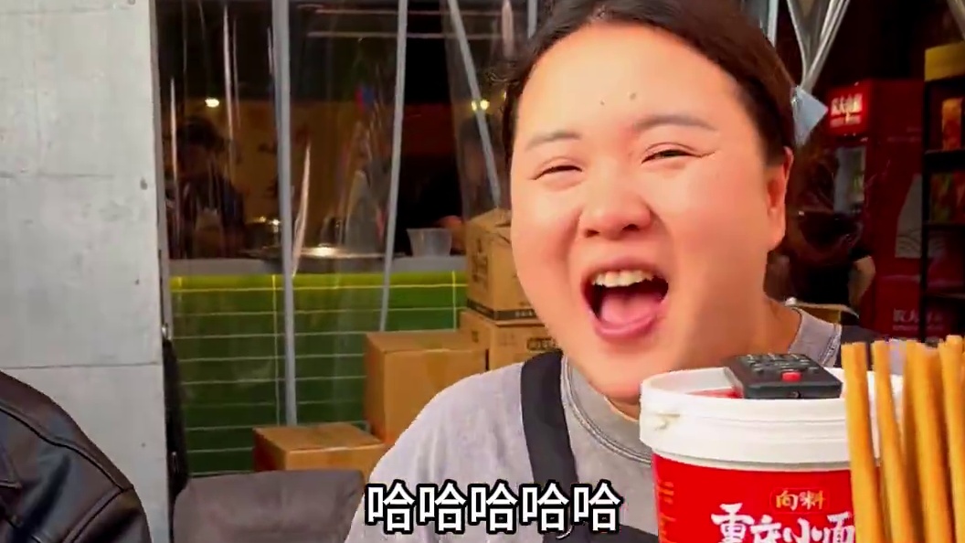 吃过5斤牛肉的1米9温州帅哥来挑战，这是要破2斤记录的节奏啊！#重庆小面 #小面调料#这一碗好过瘾