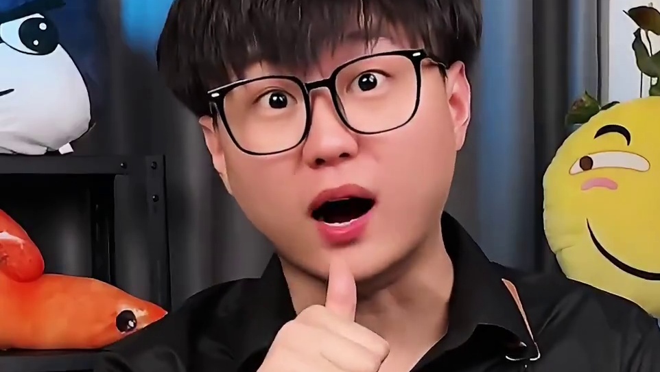 一千万的瓜吃起来是什么体验！#梦中情瓜 #测评 #初级农产品 #水果测评 #黑评测