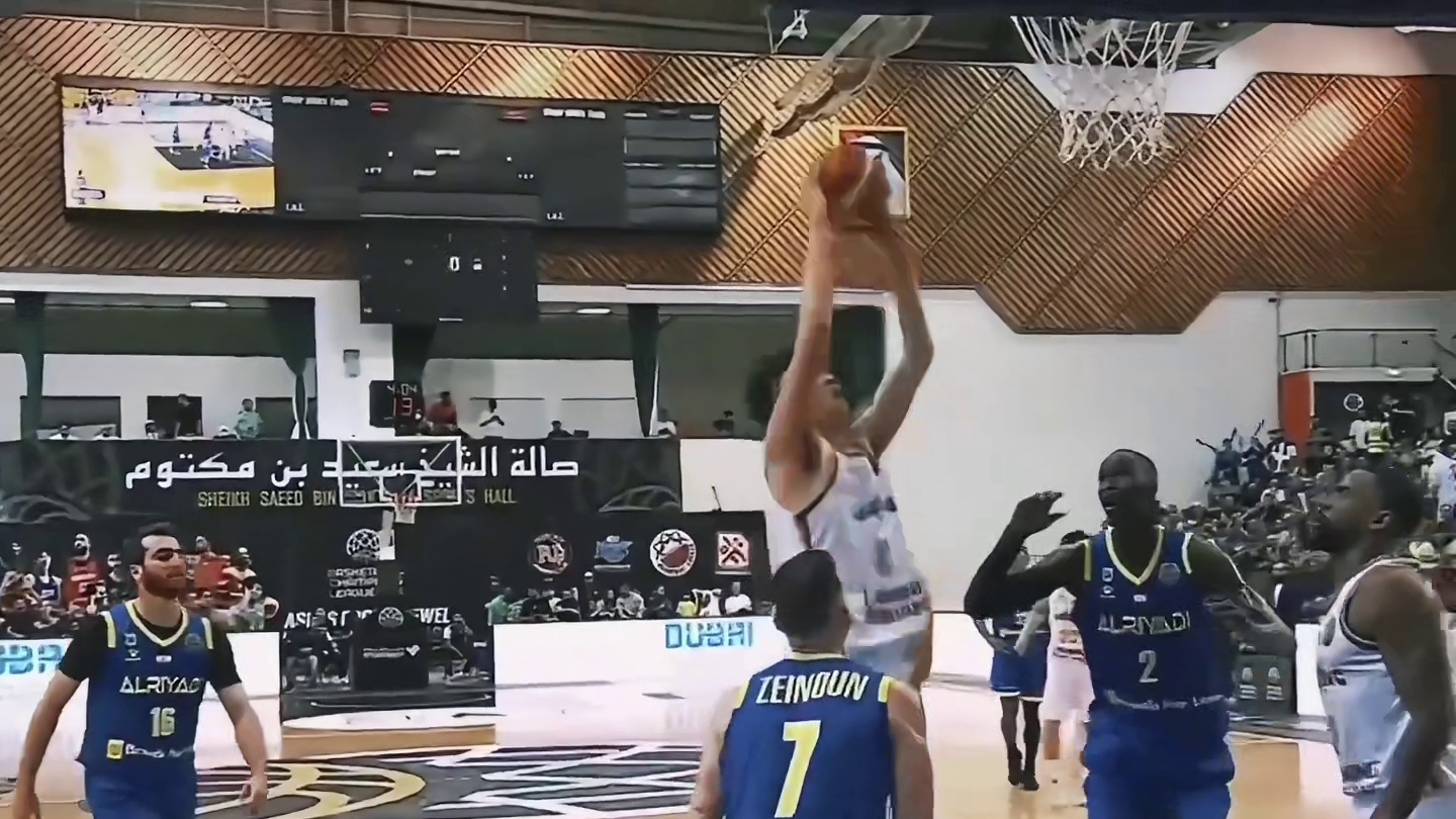 亚冠辽篮首秀刘雁宇14投9中，三分球1投1中全场砍下21分！#辽宁男篮