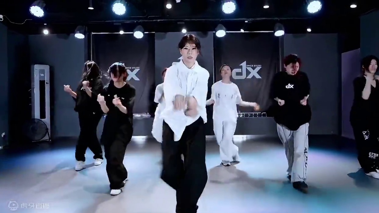 希望正在读这句话的宝宝永远幸福#雪灵编舞 #暮色回响 #抒情编舞