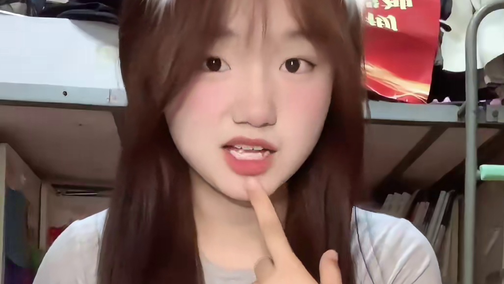 ▷|ııı|ıı| ⁴"翻译：宝宝 要天天开心哦 #有你的快乐手势舞挑战 #女大学生 #小猫日记