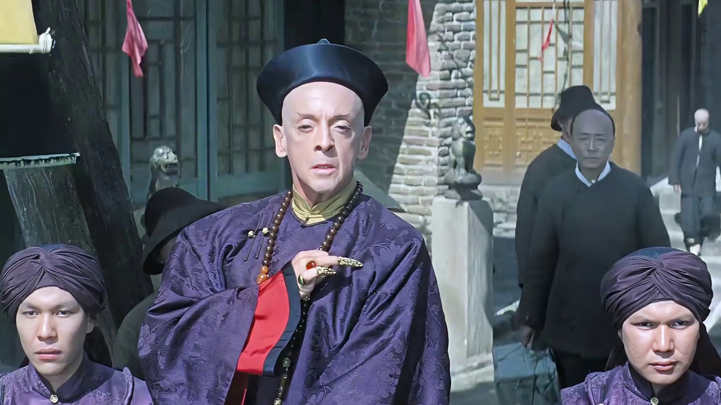 新兵装死被尿吓醒，被迫成为“二战踩雷者”，反战电影却遭封杀！ #电影解说 #战争电影