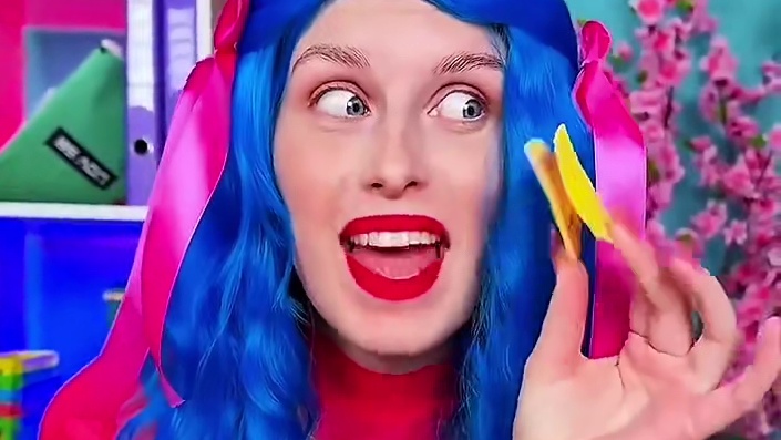 用夹子伪装薯片玩恶搞，结局真是万万没想到！ #看一遍笑一遍 #意想不到的结局 #万万没想到 #在玩一