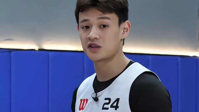 如何利用节奏变化过掉防守人？来看