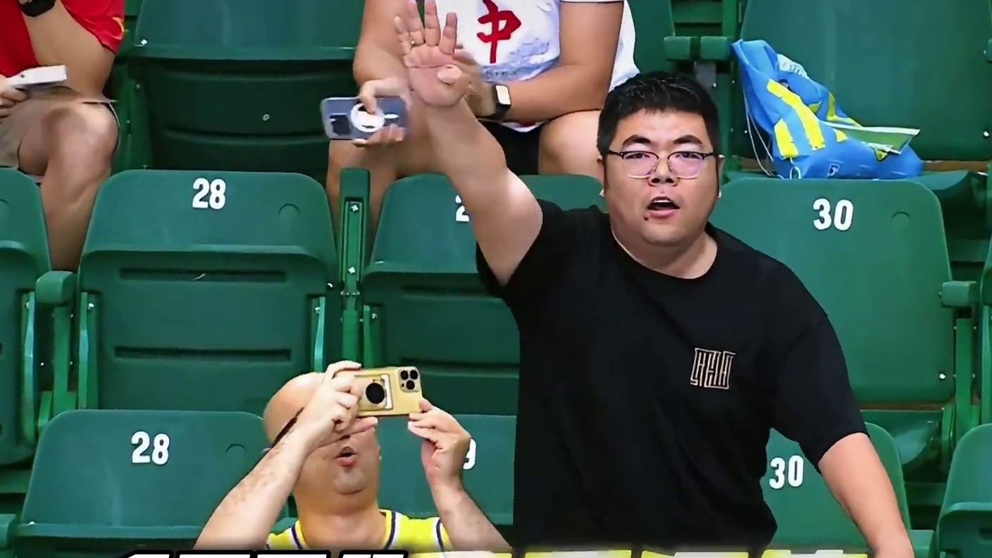 现场球迷高喊1234我爱辽篮！辽篮小将最后两分钟包揽全部得分！你们就是辽篮的未来！真的是好样的！#辽