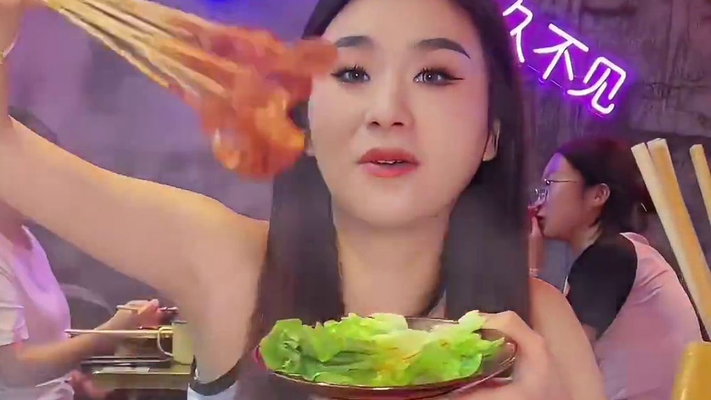 高考结束后！当然要吃麻辣火锅庆祝一下 #没有什么是一顿火锅解决不了 #重庆人夏天就爱吃火锅 #一顿火