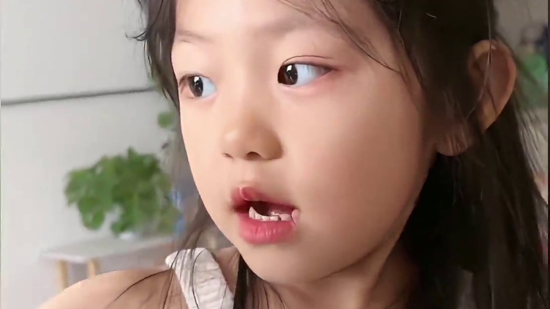 “每个女儿的身后都有一个国王宠着，这样的女儿谁看不迷糊”#女儿奴 #女儿是爸的小棉袄 #女儿控