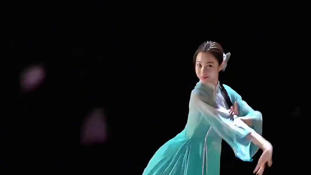 仙气飘飘的 瑶‍♀️《仙瑶》 原创编舞：麦芽糖的
#仙瑶舞蹈挑战 #仙瑶 #仙瑶舞蹈 
#你似携月而