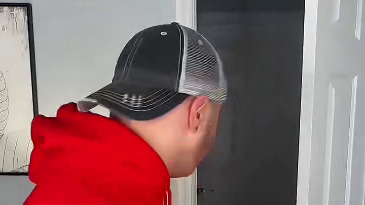 小怪物偷吃蛋糕被发现，结局真是万万没想到！ #看一遍笑一遍 #万万没想到 #意想不到的结局 #沙雕老