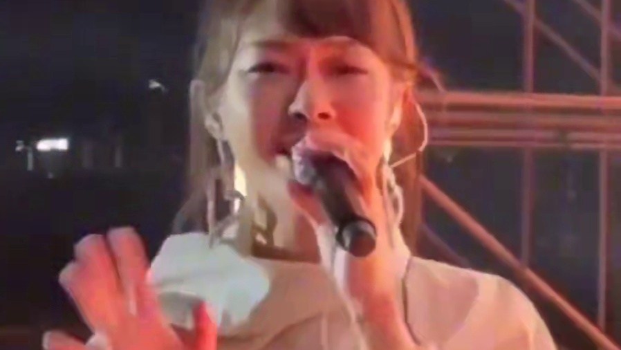 卓依婷惊艳现身，42岁依然人美歌甜