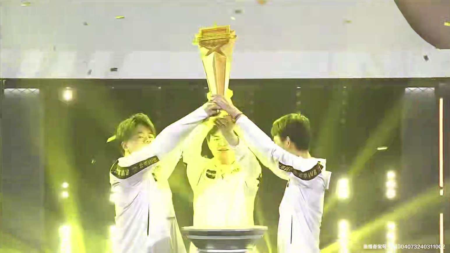 荣获冠军！冠绝全场！ #极品飞车集结 #极品飞车集结冲刺测试 #首个开放世界多人竞速手游