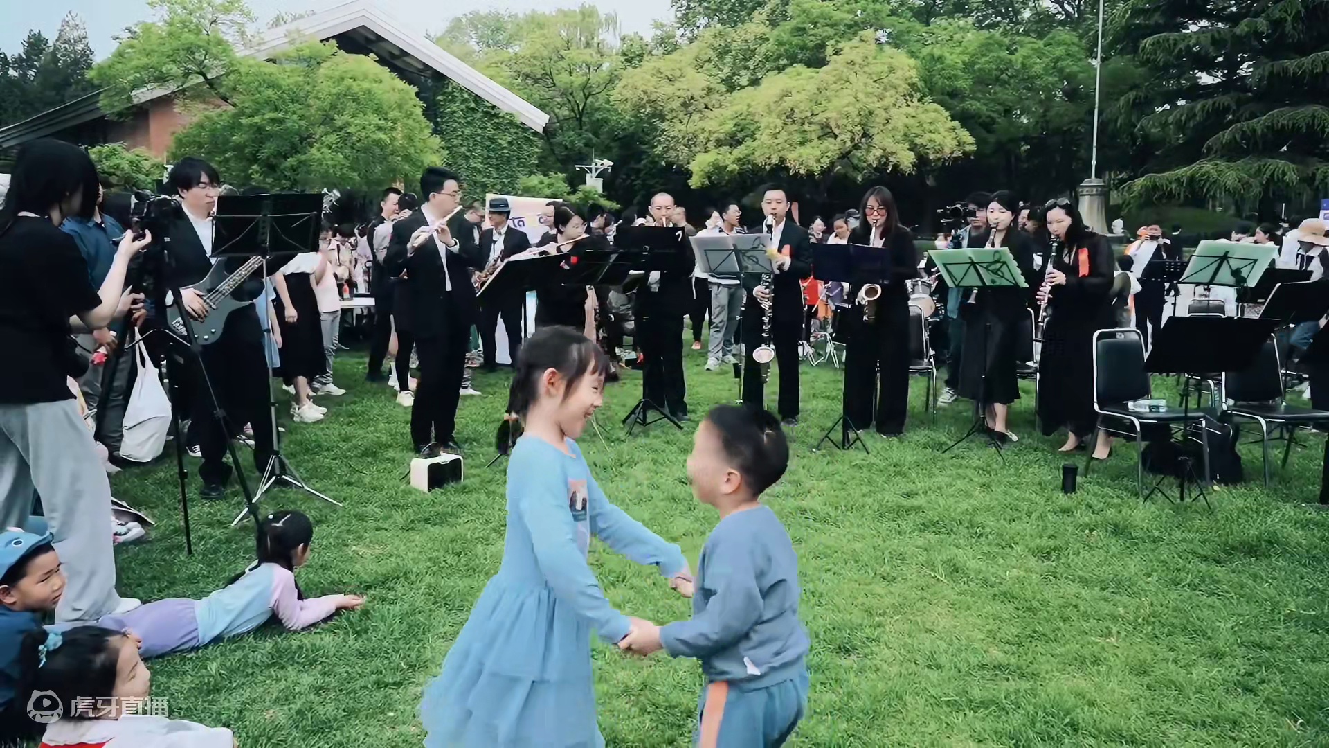 太舞·清华校友管乐团 紫荆花绽放的山谷音乐会即将开启 #太舞滑雪小镇 #太舞18度山野之夏