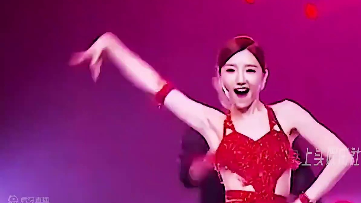 《2024仲夏毕业歌会》大咖云集，毛晓彤跳《初恋》，进场就是硬控 #2024仲夏毕业歌会 #毛晓彤初