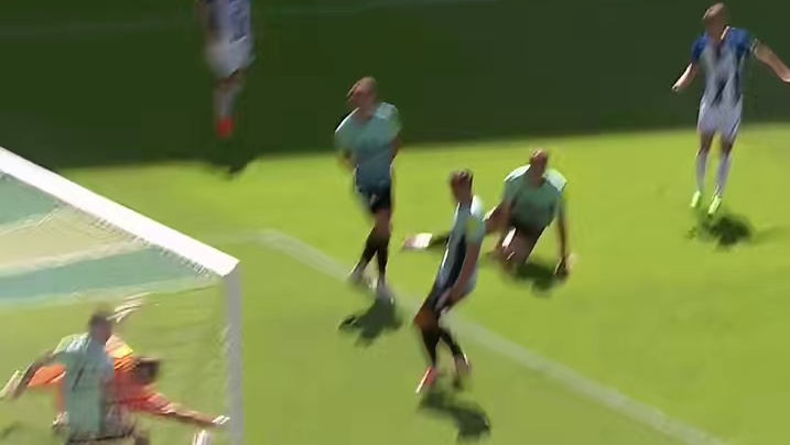 心如磐石，从容不迫，是他在门线上为我们带来的心安！#足球#欧洲杯