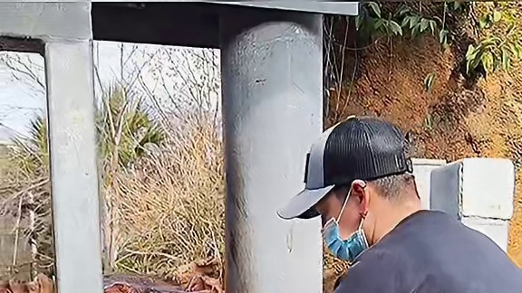 河马吃南瓜，看起来有点意思#外国人真会玩