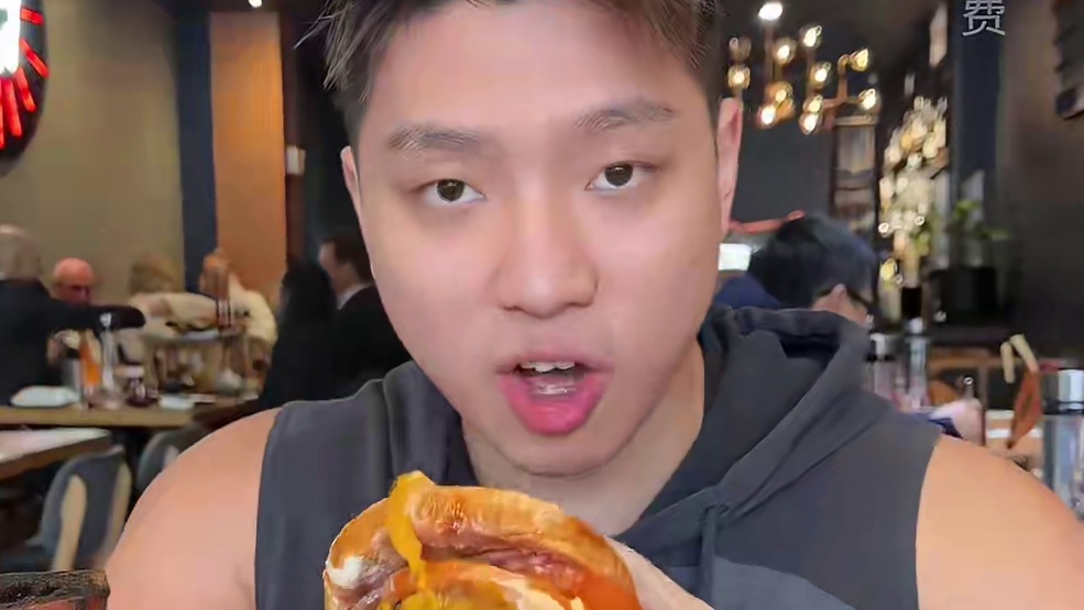 200刀在澳洲吃个雷神之锤！国外小姐姐也想大吃一口#一起吃饭吧 #妈呀太香了 #海外生活