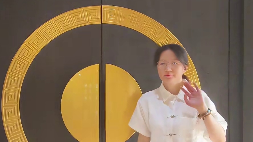 来看看我们中宝铜门的24K纯金入户大门，不看你就亏啦