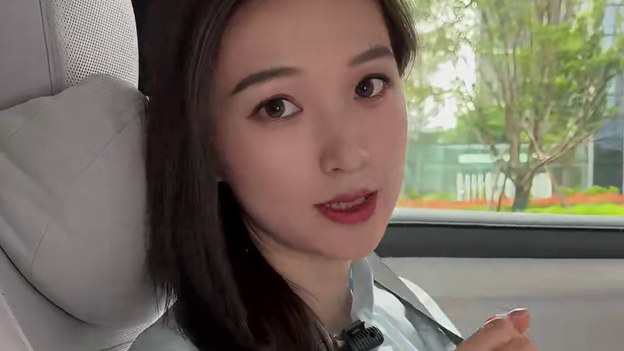 来感受一下小米的代客泊车，不得不说比我开的猛#小米汽车 #代客泊车 #莉卡种草