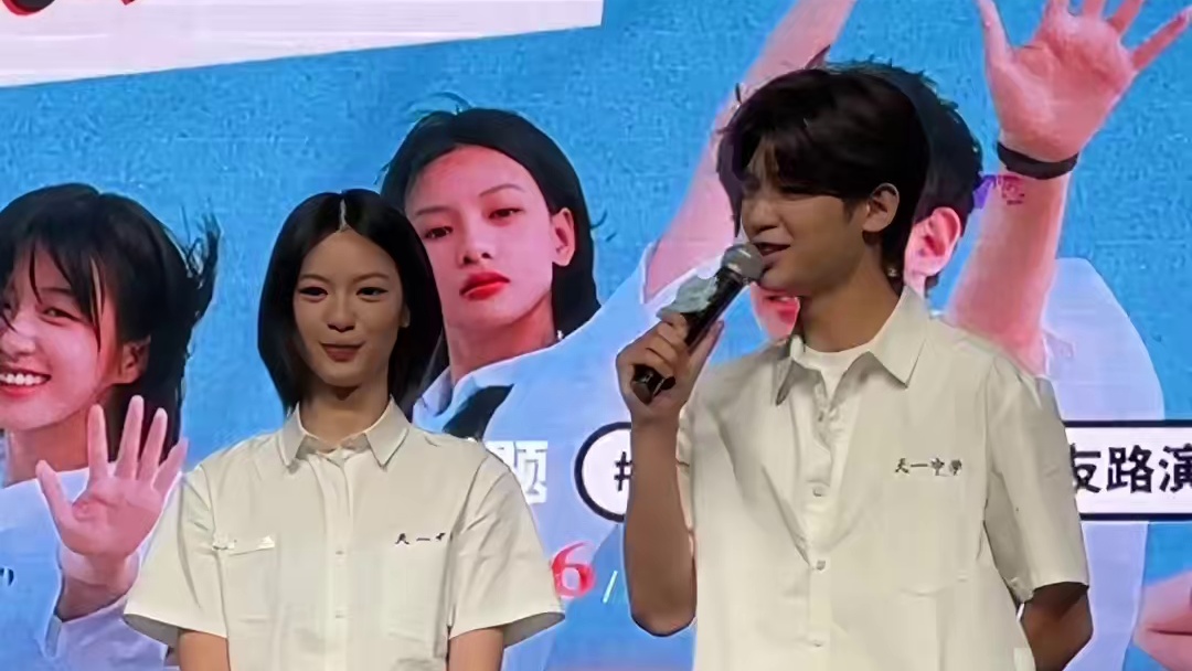 快看！又是谁来川影路演啦！是黄明昊！#电影沙漏 #黄明昊 #包上恩 #四川电影电视学院