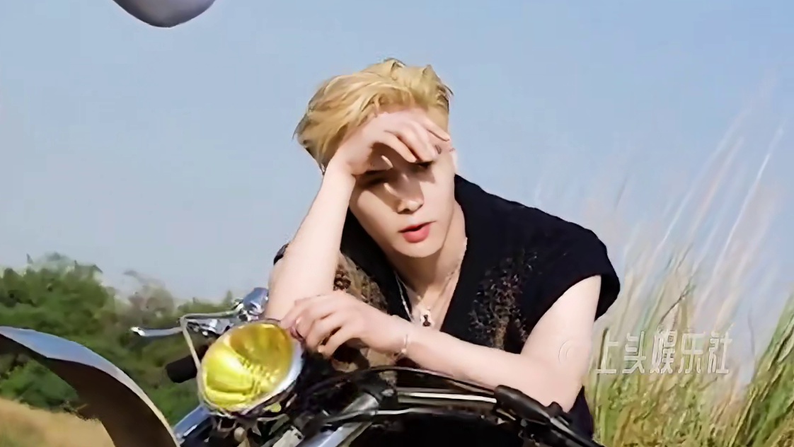 张艺兴爱上英文歌？新单曲《STEP》新鲜出炉，没文化的粉丝听不懂 #张艺兴 #STEP #舞蹈 #五