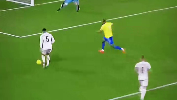 “20岁，23球13助，这是他来的第一年”