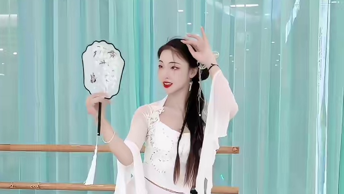 “我在秦淮河，唱给你听”#夜泊秦淮 #古典舞 #国风古韵