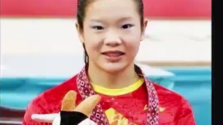 面对瑞士选手的完美发挥，中国小将程菲完美一跳力压全场，最终凭借优异的成绩强势拿下冠军！#程菲 #体操