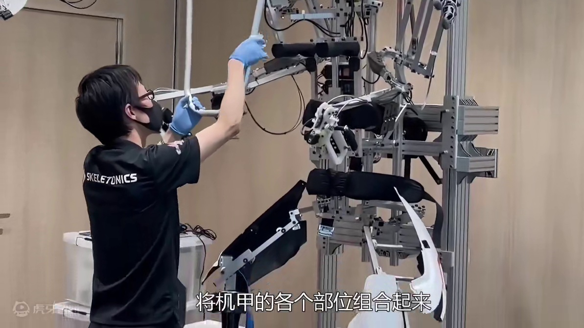 黑科技外骨骼机甲，利用四肢操控行动，穿上变身“高达”战士
