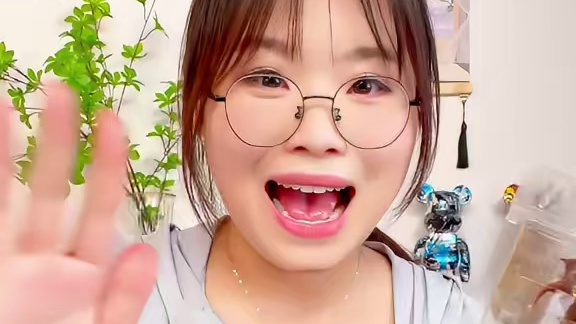 香香辣辣肉质紧实，真的太好吃了！#鸭翅 #好吃到停不下来 #追剧小零食