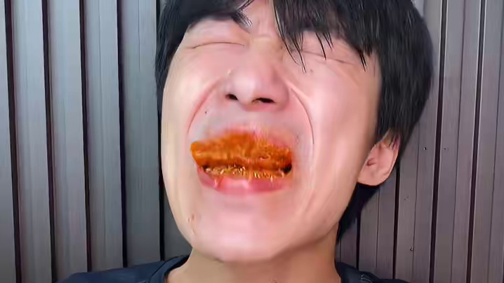 不愧是湖南，居然把辣条做的辣么好吃！#根本停不下来 #妈呀太香了 #解馋