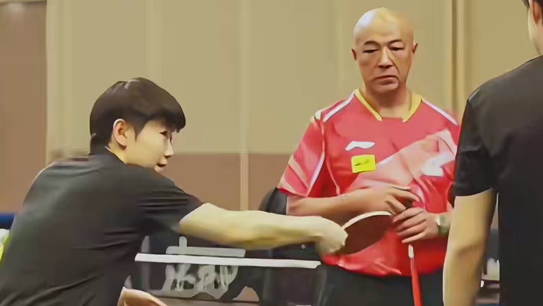 场下莎宝说什么大头听什么，一切莎宝说了算，但场上大头却非常拼命，只为妹宝能轻松点。#孙颖莎