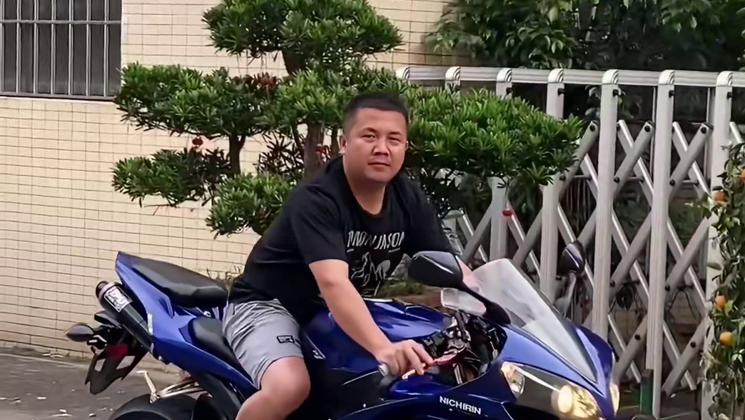 极品08年雅马哈r1，原板原灯，升级了排气#关注我圆你机车梦 #机车并不是你想像中的那么贵 #每个男