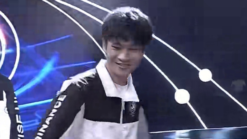 ⭐三年，五入决赛，四次亚军。翻看RSG.风仔的总决赛历程，这个带领RSG战队前行的少年尝尽心酸与不甘