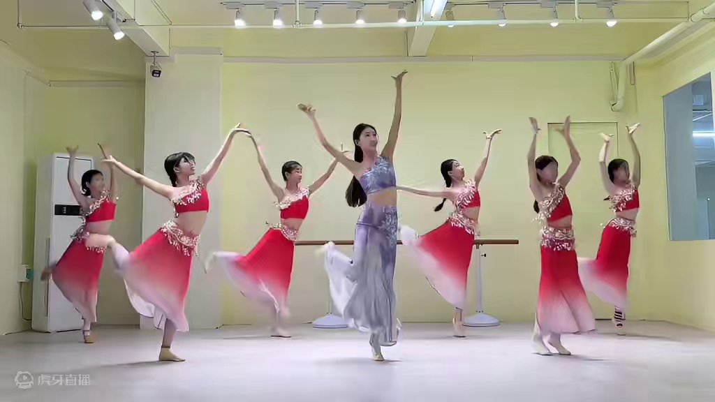 一首白狐送给大家 #傣族舞 #白狐