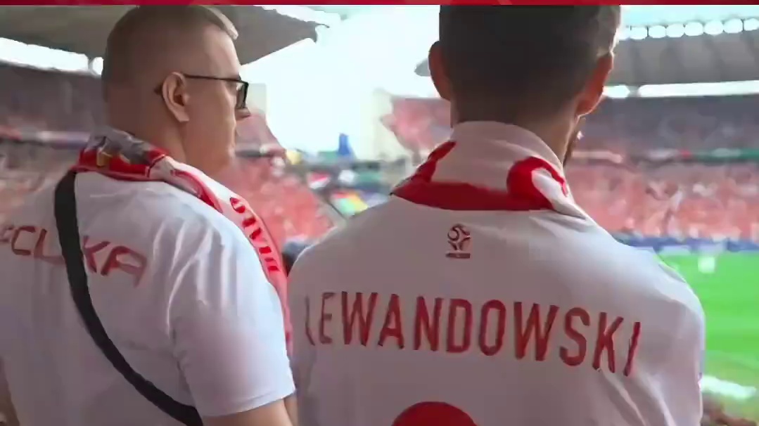 #莱万 替补难救主，波兰成#欧洲杯 首支出局队。#一起看七星