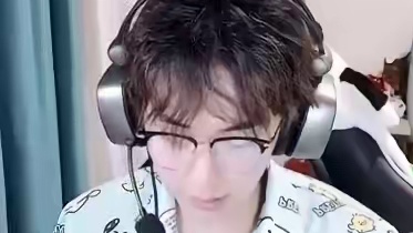 我已迷恋上山顶的风景，要么坠入深渊，要么问鼎世间 #高能英雄 #s4赛季猎影迷踪