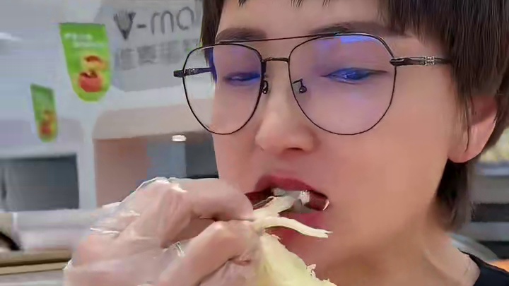 吃一次就会让你爱上的碱水吐司！ 风靡上海的小方碱水吐司 .平庄也有了！特别推荐给大家！#碱水吐司#谁