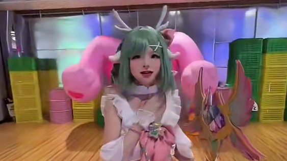 带着自制翅膀去in88 开局就爆装备 #in88 #cosplay #瑶妹cos #他拍视角 #二次