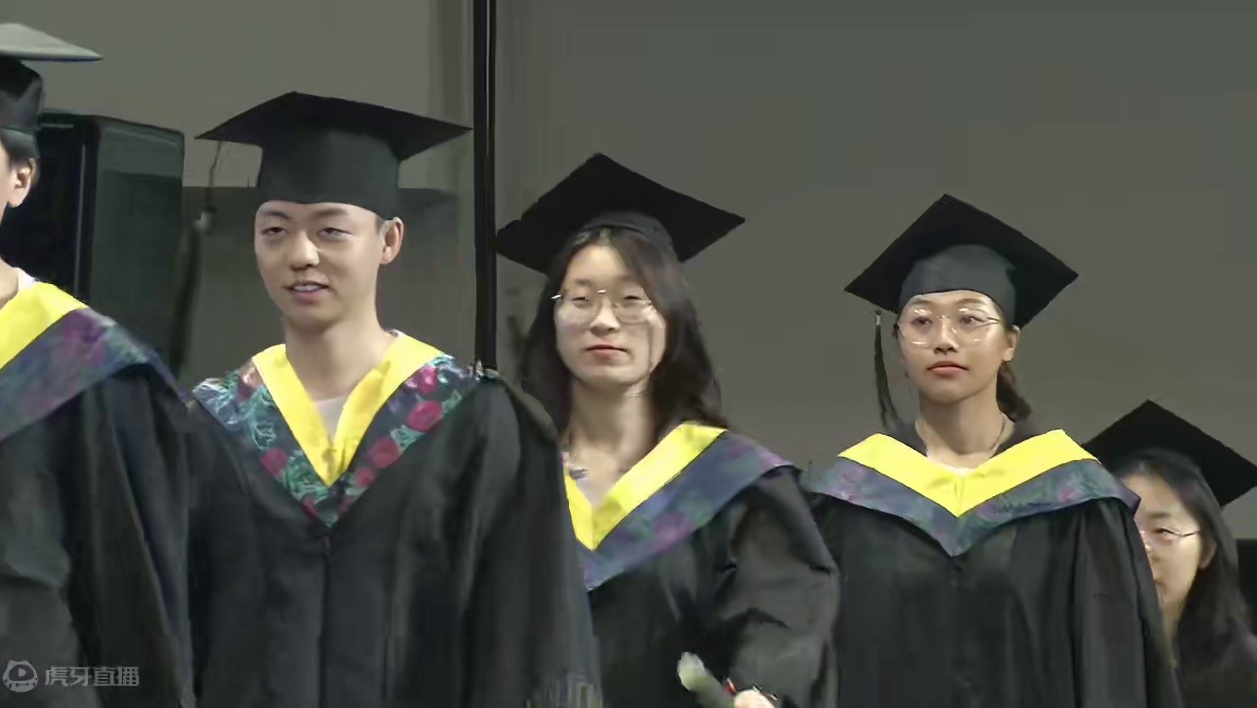 #吉林大学 #毕业 #学位授予仪式 #感觉至上 #高校毕业典礼花式大赏 
毕业vlog，先导
我爱吉