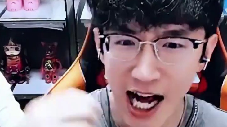 蔡哥体验新游！上来就开抽？ #出发吧麦芬  #逆水寒手游 #手游推荐 #我浮夸真的要强