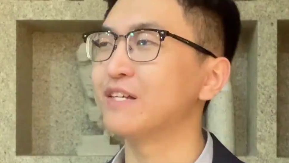 《大学生期末考之“各显神通”》
#真实还原 #当代大学生精神状态 #大学生期末复习现状 #大学生期末